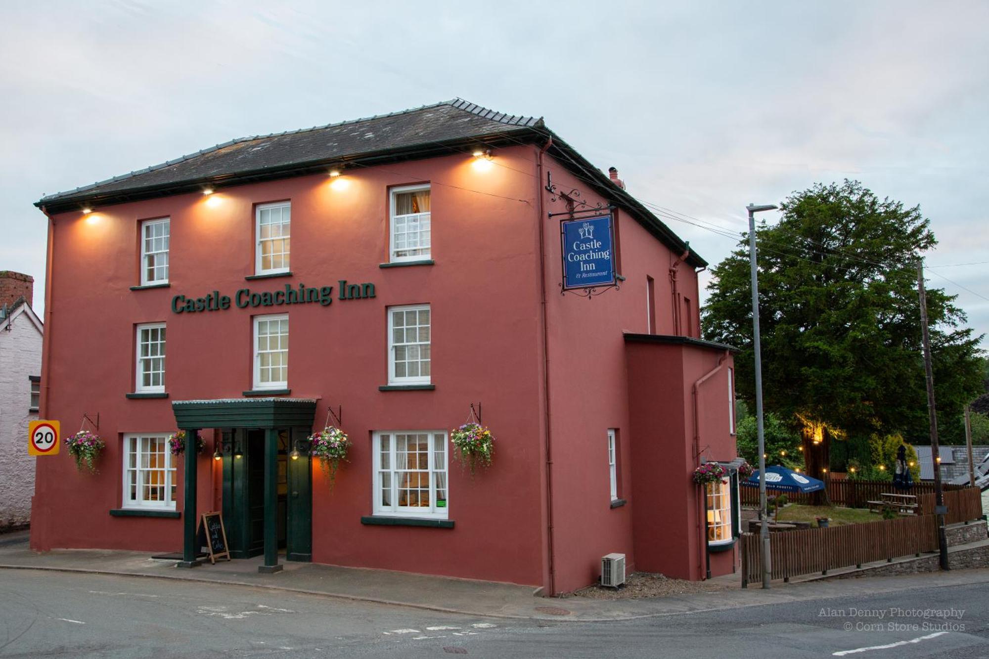 The Castle Coaching Inn Trecastle Exterior foto